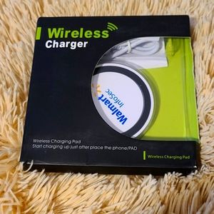 NWT Universal Wireless Charger Pad